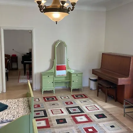 Musikalische Mit Rheinblick Apartment *